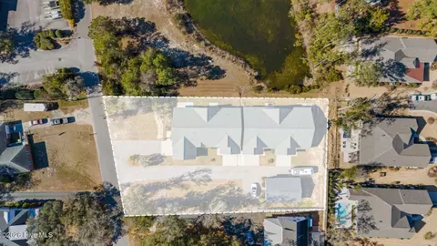 510 W St George St, Southport, NC 28461
