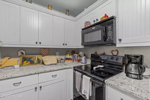 Kitchen - 355 Connor Cir, Evans, GA 30809 photo 3 of 4