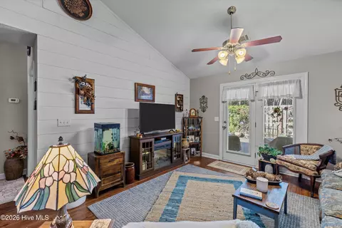 Living - 355 Connor Cir, Evans, GA 30809 photo 1 of 1