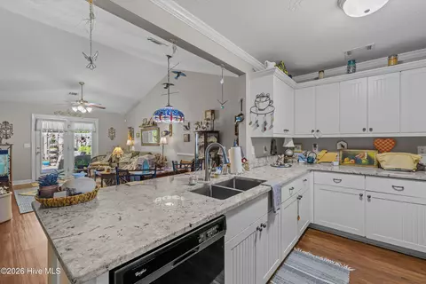 Kitchen - 355 Connor Cir, Evans, GA 30809 photo 2 of 4