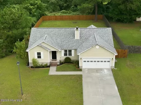 123 Lawndale Ln, Sneads Ferry, NC 28460