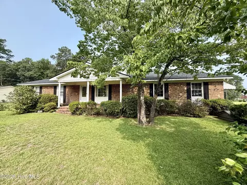 1104 Johnson Dr, Williamston, NC 27892