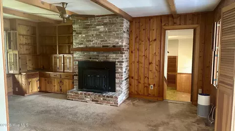 Living - 101 E Vance St, Williamston, NC 27892 photo 2 of 6