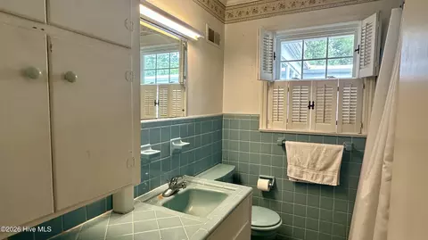 Bath - 101 E Vance St, Williamston, NC 27892 photo 4 of 7