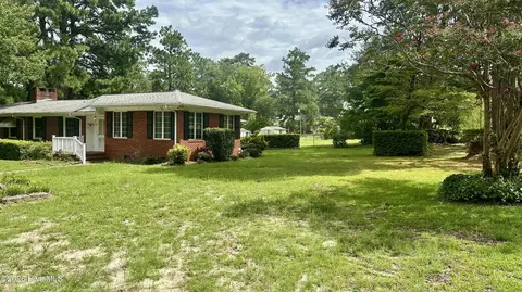 Exterior - 101 E Vance St, Williamston, NC 27892 photo 2 of 7