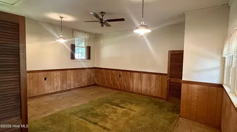 Living - 101 E Vance St, Williamston, NC 27892 photo 1 of 6