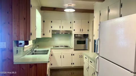 Kitchen - 101 E Vance St, Williamston, NC 27892 photo 2 of 2