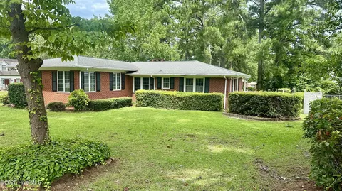 Exterior - 101 E Vance St, Williamston, NC 27892 photo 4 of 7