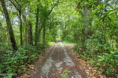 1305 Burnett Rd, Wilmington, NC 28409