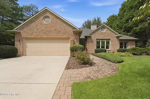 10 Eldorado Ln, Pinehurst, NC 28374