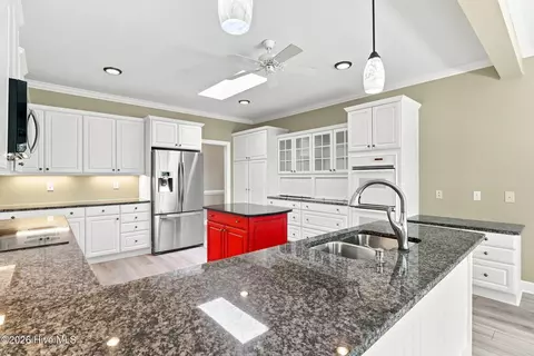 Kitchen - 10 Eldorado Ln, Pinehurst, NC 28374 photo 4 of 5