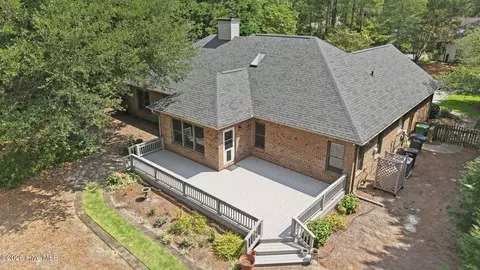Exterior - 10 Eldorado Ln, Pinehurst, NC 28374 photo 4 of 18