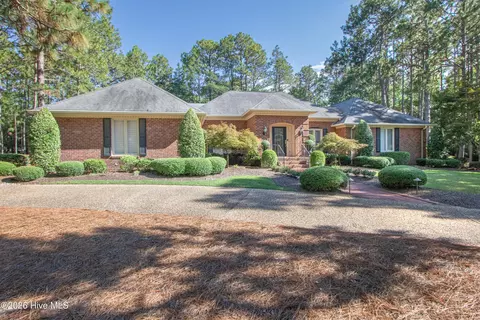 Exterior - 70 Wilson Rd, Pinehurst, NC 28374 photo 2 of 8