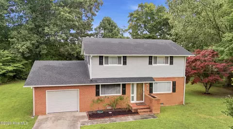 1700 Crescent Dr, Elizabeth City, NC 27909