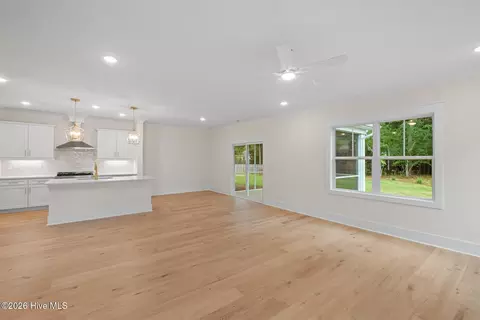 Living - 77 Iris Way, Hampstead, NC 28443 photo 3 of 4