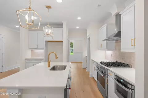Kitchen - 77 Iris Way, Hampstead, NC 28443 photo 1 of 1