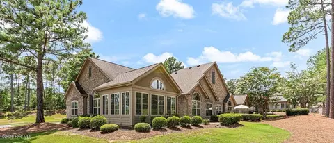 103 E Chelsea Ct, Southern Pines, NC 28387