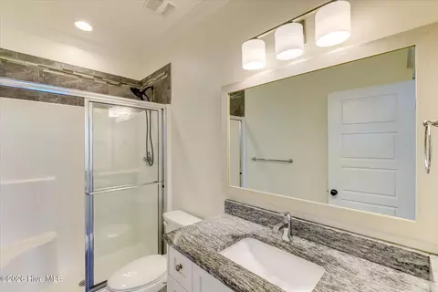 Bath - 805 Upington Ln, Evans, GA 30809 photo 7 of 12