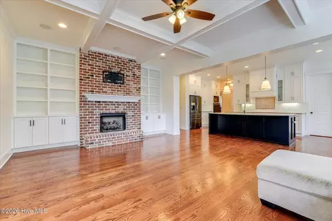 Living - 805 Upington Ln, Evans, GA 30809 photo 2 of 8