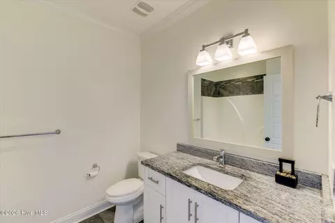 Bath - 805 Upington Ln, Evans, GA 30809 photo 10 of 12