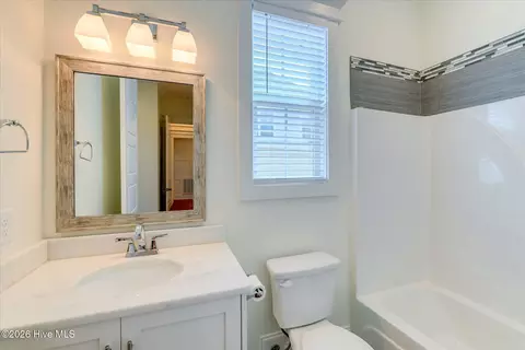 Bath - 805 Upington Ln, Evans, GA 30809 photo 5 of 12