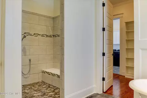 Bath - 805 Upington Ln, Evans, GA 30809 photo 3 of 12