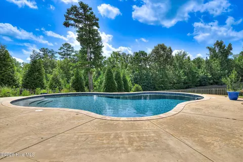 Exterior - 805 Upington Ln, Evans, GA 30809 photo 9 of 11