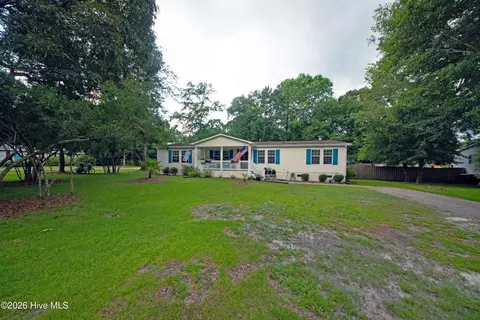 Exterior - 21 Warwick Ct, Hampstead, NC 28443 photo 7 of 17