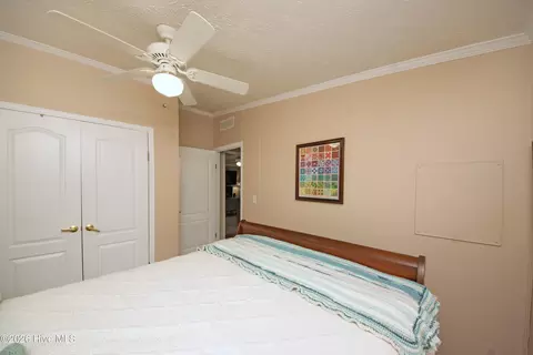 Bedroom - 21 Warwick Ct, Hampstead, NC 28443 photo 4 of 8