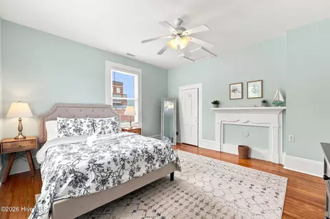 Bedroom - 122 E 2nd St, Washington, NC 27889 photo 5 of 7