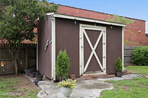 Exterior - 122 E 2nd St, Washington, NC 27889 photo 13 of 16