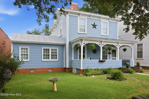 Exterior - 122 E 2nd St, Washington, NC 27889 photo 4 of 16