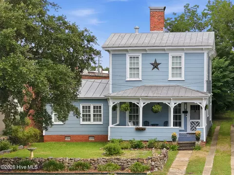 Exterior - 122 E 2nd St, Washington, NC 27889 photo 3 of 16