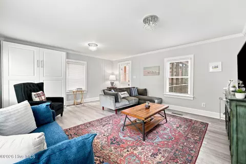 Living - 122 E 2nd St, Washington, NC 27889 photo 1 of 3