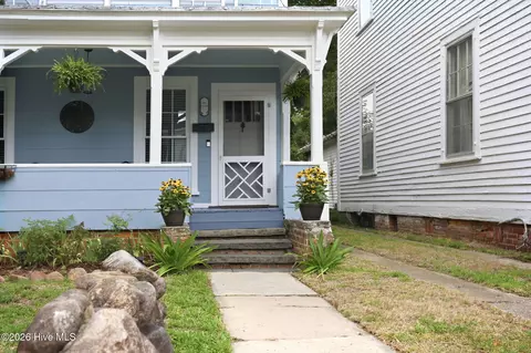 Exterior - 122 E 2nd St, Washington, NC 27889 photo 6 of 16