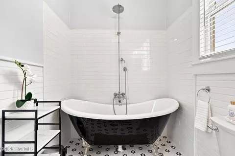 Bath - 122 E 2nd St, Washington, NC 27889 photo 4 of 4