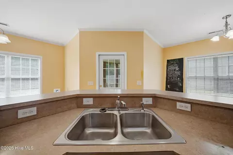 Kitchen - 105 Penquin Pl, Hampstead, NC 28443 photo 4 of 6