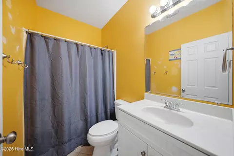 Bath - 105 Penquin Pl, Hampstead, NC 28443 photo 4 of 4