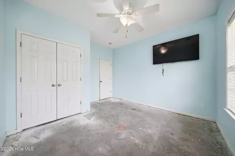 Bedroom - 105 Penquin Pl, Hampstead, NC 28443 photo 6 of 10