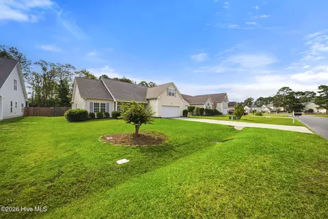 Exterior - 105 Penquin Pl, Hampstead, NC 28443 photo 3 of 8