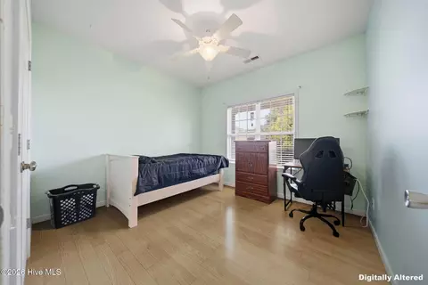 Bedroom - 105 Penquin Pl, Hampstead, NC 28443 photo 8 of 10