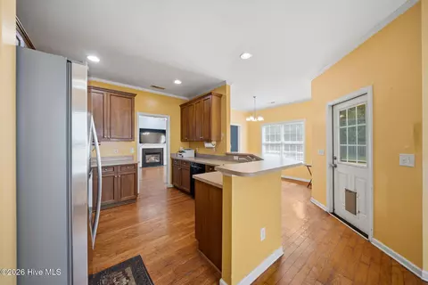 Entry Way - 105 Penquin Pl, Hampstead, NC 28443 photo 2 of 5