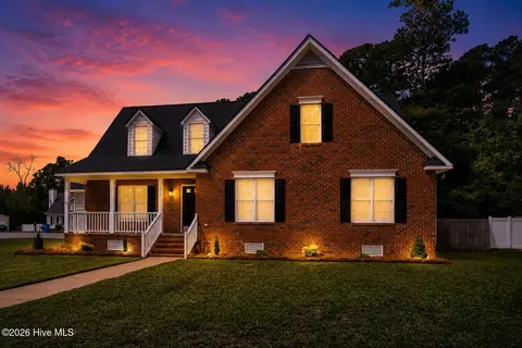 222 Woodfield Dr, Nashville, NC 27856
