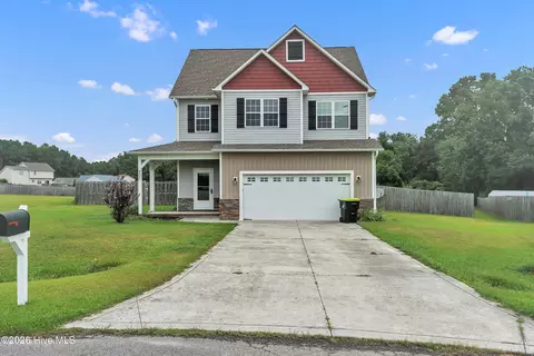 205 Crockett Ridge Ct E, Richlands, NC 28574