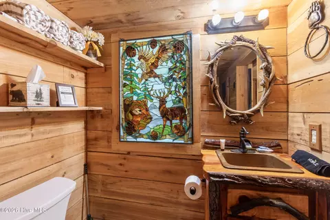 Bath - 614 Rockridge Rd, Murphy, NC 28906 photo 8 of 8
