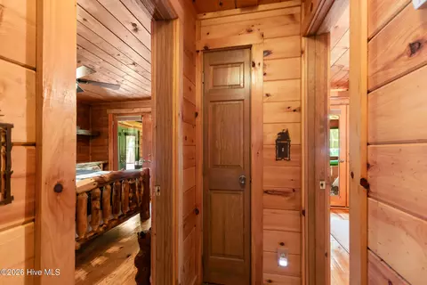 Entry Way - 614 Rockridge Rd, Murphy, NC 28906 photo 5 of 5
