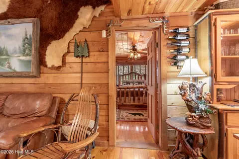 Entry Way - 614 Rockridge Rd, Murphy, NC 28906 photo 3 of 5