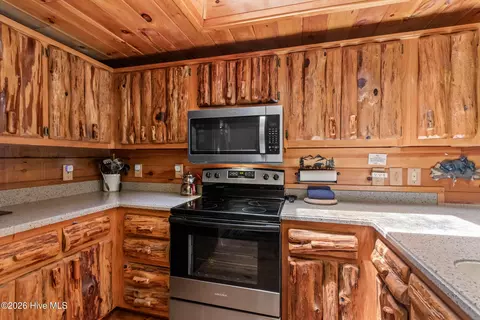 Kitchen - 614 Rockridge Rd, Murphy, NC 28906 photo 4 of 6