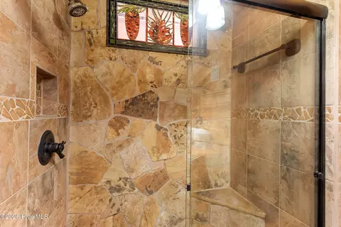 Bath - 614 Rockridge Rd, Murphy, NC 28906 photo 4 of 8