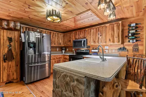 Kitchen - 614 Rockridge Rd, Murphy, NC 28906 photo 2 of 6